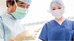 しっかり消毒して麻酔をかける